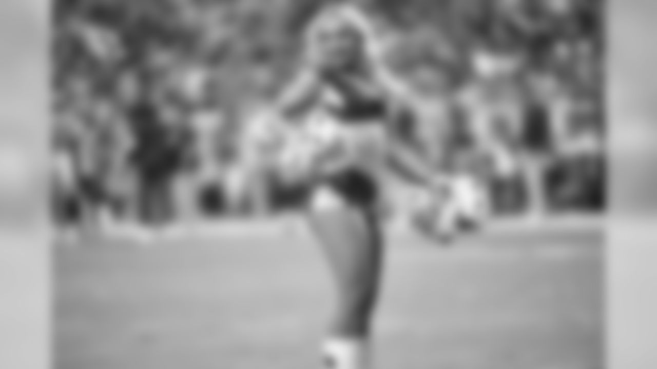 Images of the Cardinals cheerleaders during the Week 4 contest at State Farm Stadium