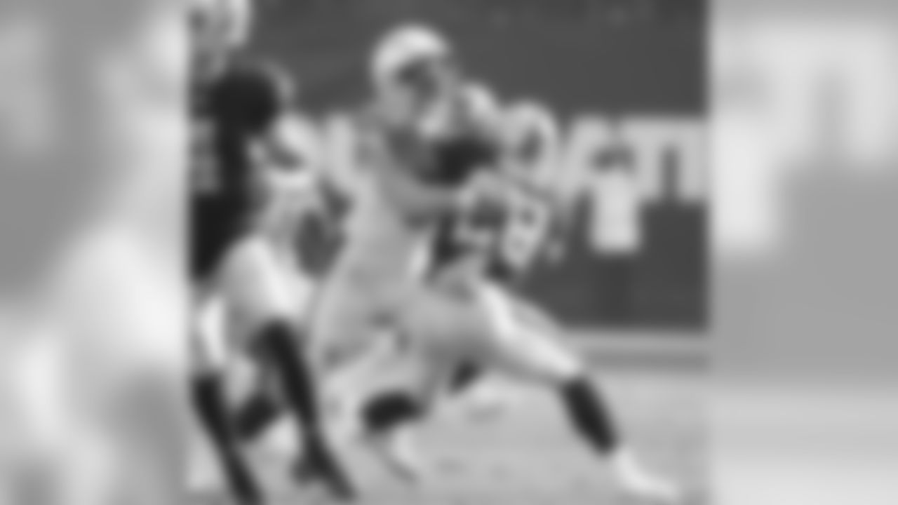 Los Angeles Chargers vs Oakland Raiders at Oakland Alameda Coliseum on Sunday, November 11, 2018 in Oakland, CA. Final score: LAC 20 - OAK 6