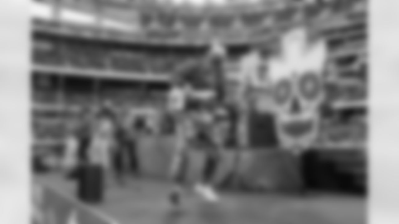 The Los Angeles Chargers play the Las Vegas Raiders on Sunday, October 1, 2023 at SoFi Stadium in Inglewood, CA.
[FINAL SCORE: LAC 24 - LV 17]