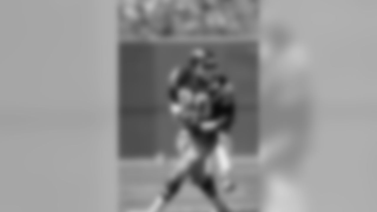 TE Kellen Winslow - 1979 - Pick 13 - Missouri