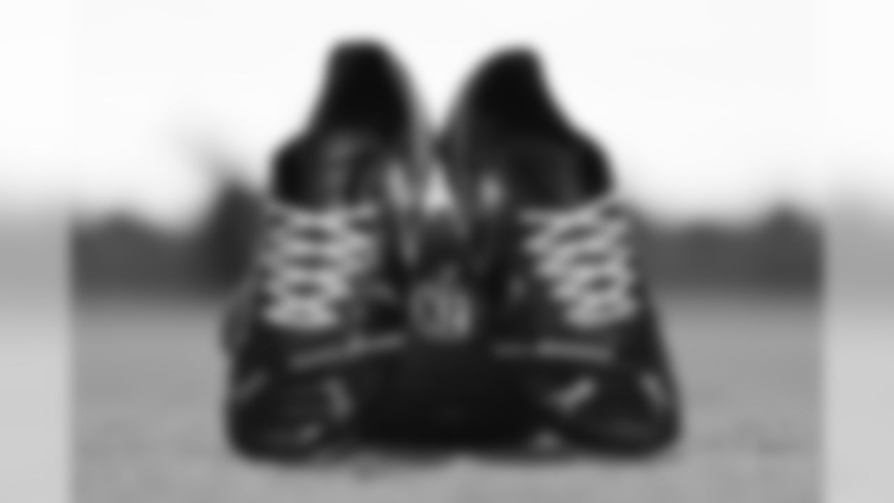 112117_cleats_071.jpg