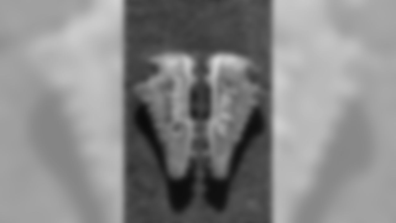 112117_cleats_026.jpg