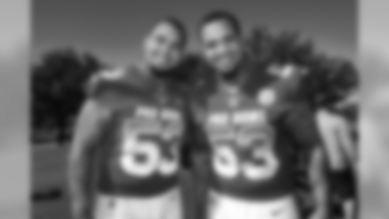 NFL centers and twin brothers Mike and Maurkice Pouncey pose for a photo ahead of Pro Bowl practice on Friday, Jan. 25, 2019 in Orlando, FL.
