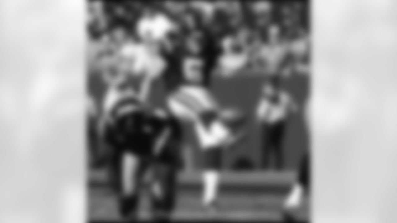 The San Diego Chargers offense took full advantage of the depleted New England Patriots defense en route to a dominating 41-17 victory. (Chargers.com/Mike Nowak)