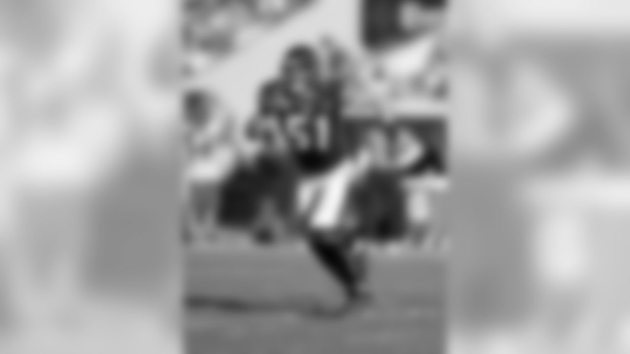mlb_paul_posluszny_0.jpg