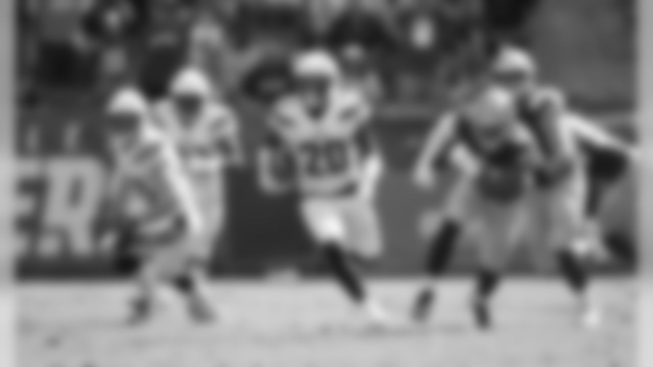 Desmond King II runs downfield on a punt return during the Bolts' matchup against the 49ers.