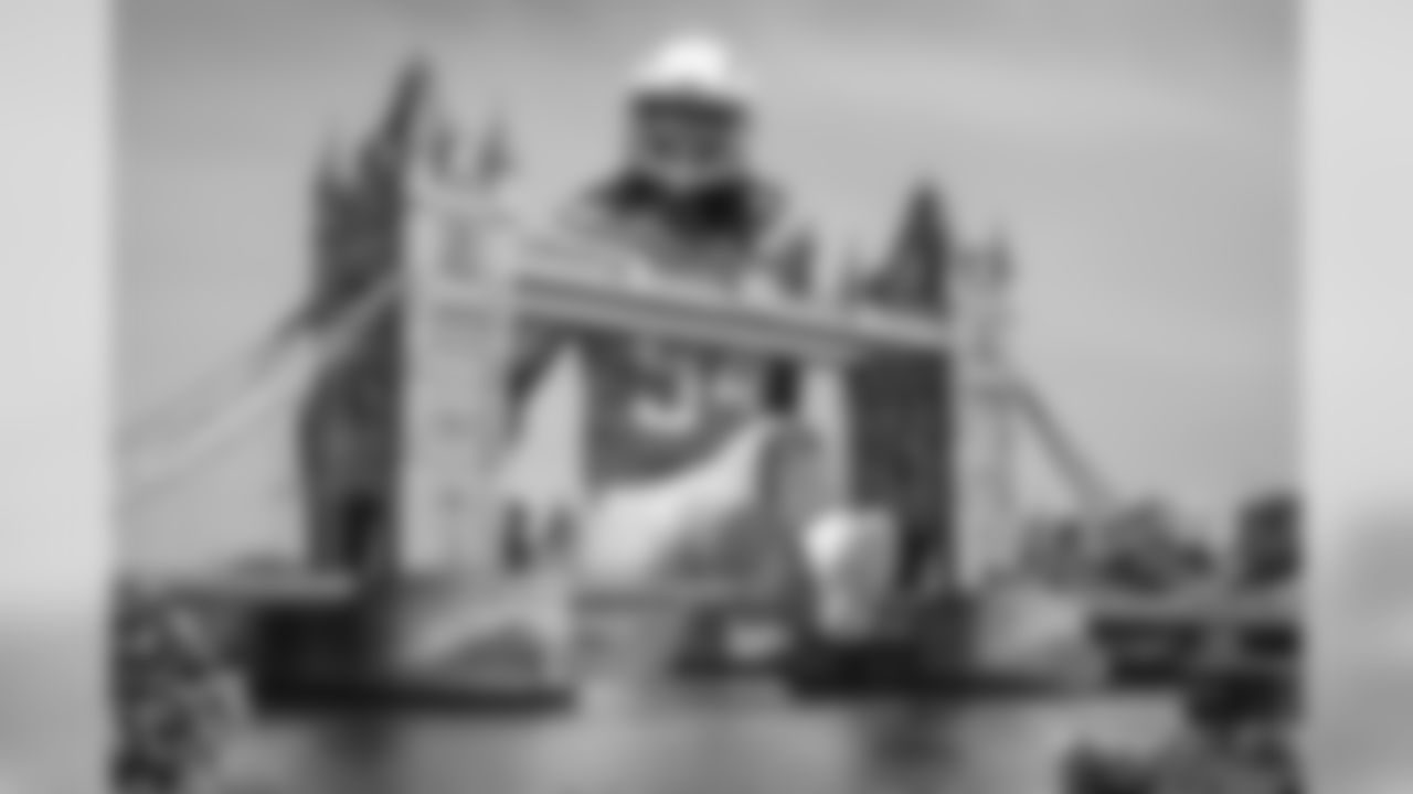 Melvin Ingram at the Tower Bridge