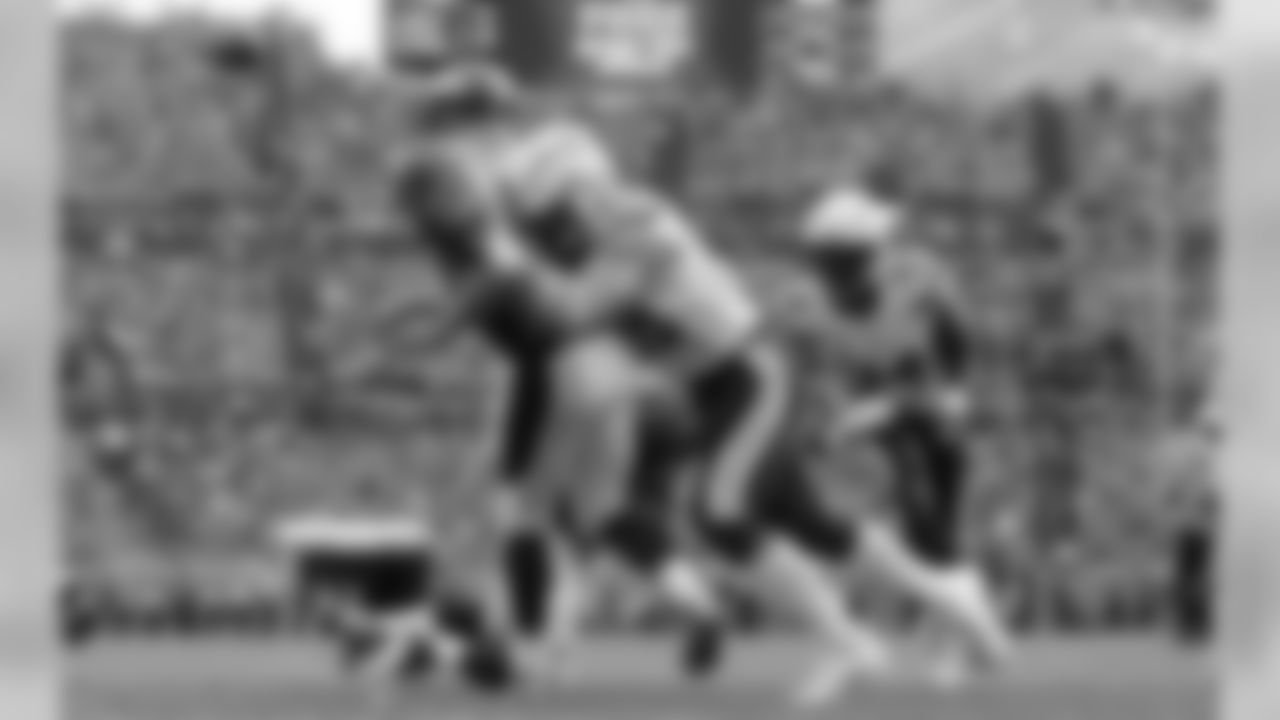103016_sdvsden_212_0.jpg