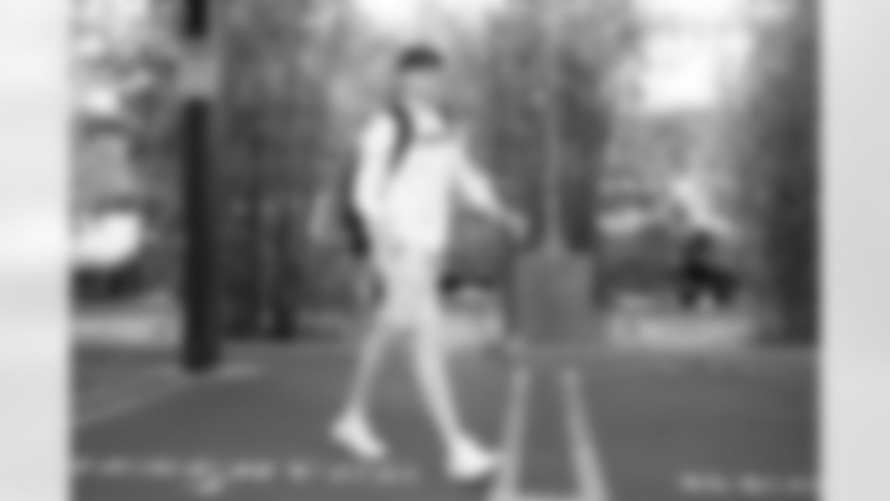 041519_Player_Arrivals_032