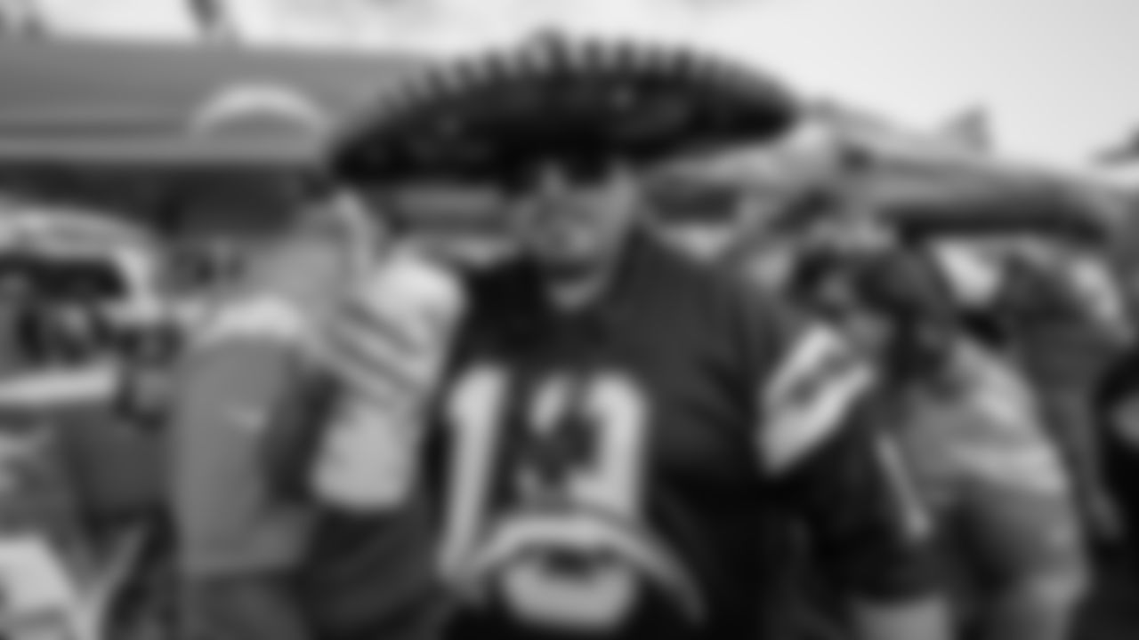 211004_BoltFam_006