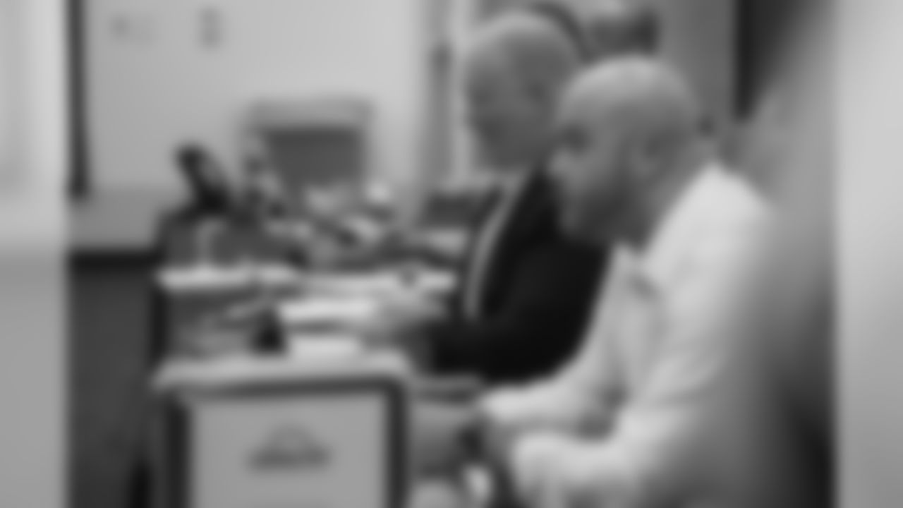 042618_draft_room_023.jpg