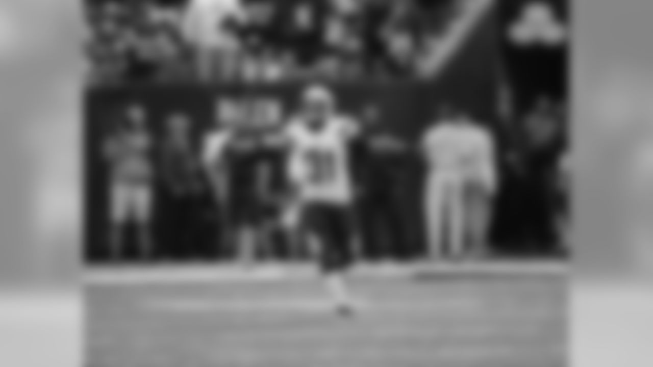 112816_sdvshou_mn_403.jpg