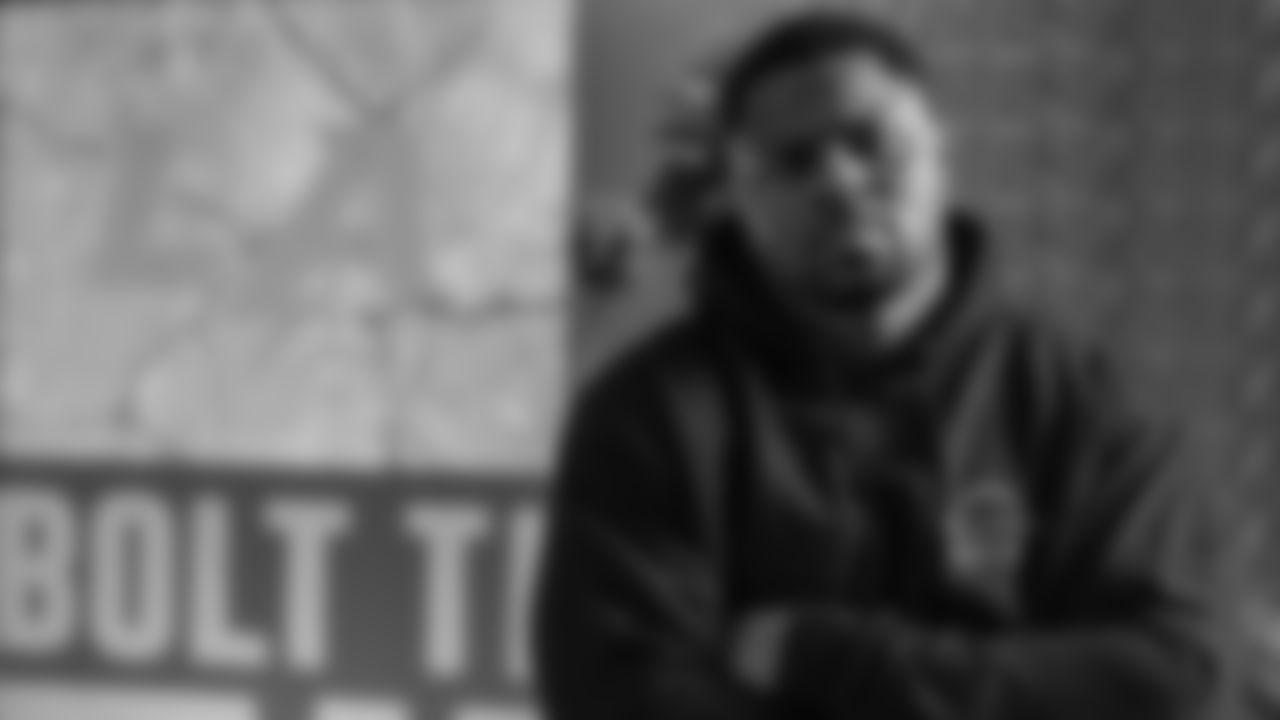 220316_KhalilMack_Studio_MN_051