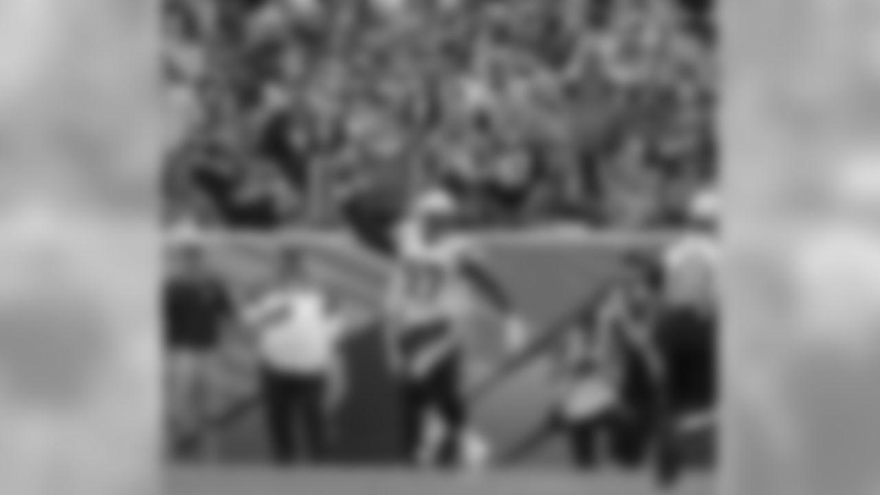 103016_sdvsden_346_0.jpg