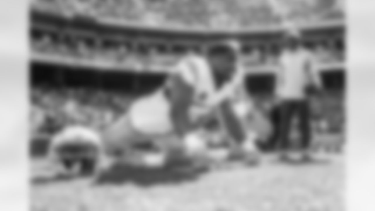 1LAC1976