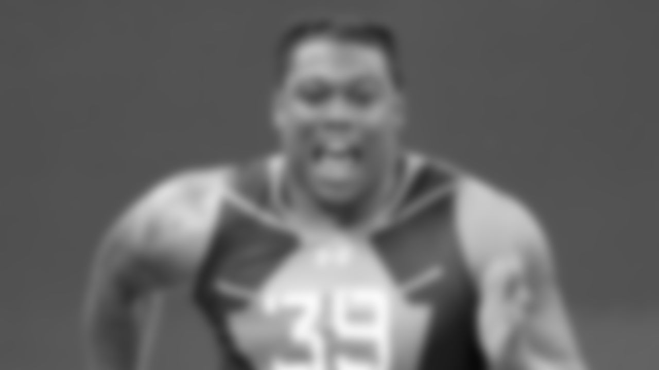 Darius Philon runs the 40-yard dash at the NFL Scouting Combine.
