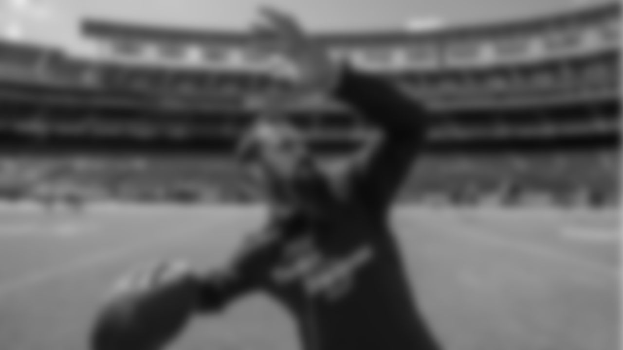 036-140928_JAXvsSD_MN_040