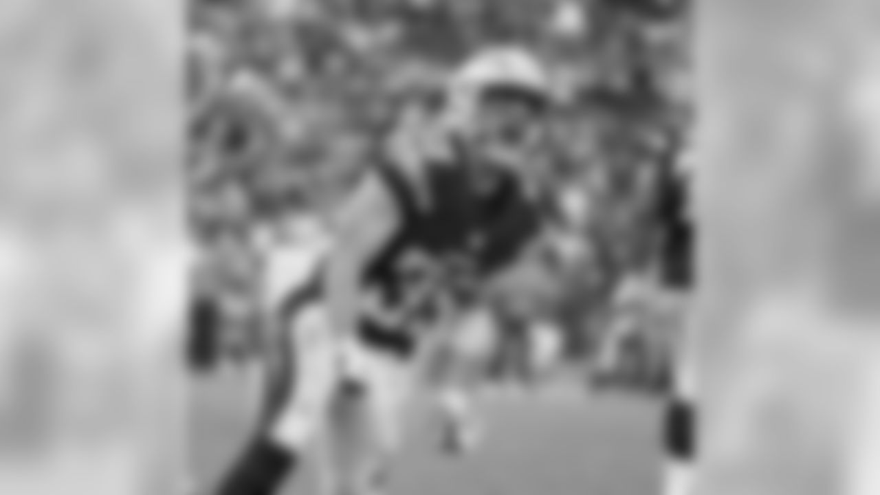 The Chargers beat the Miami Dolphins in the final home game of the 2015 season 30-14.