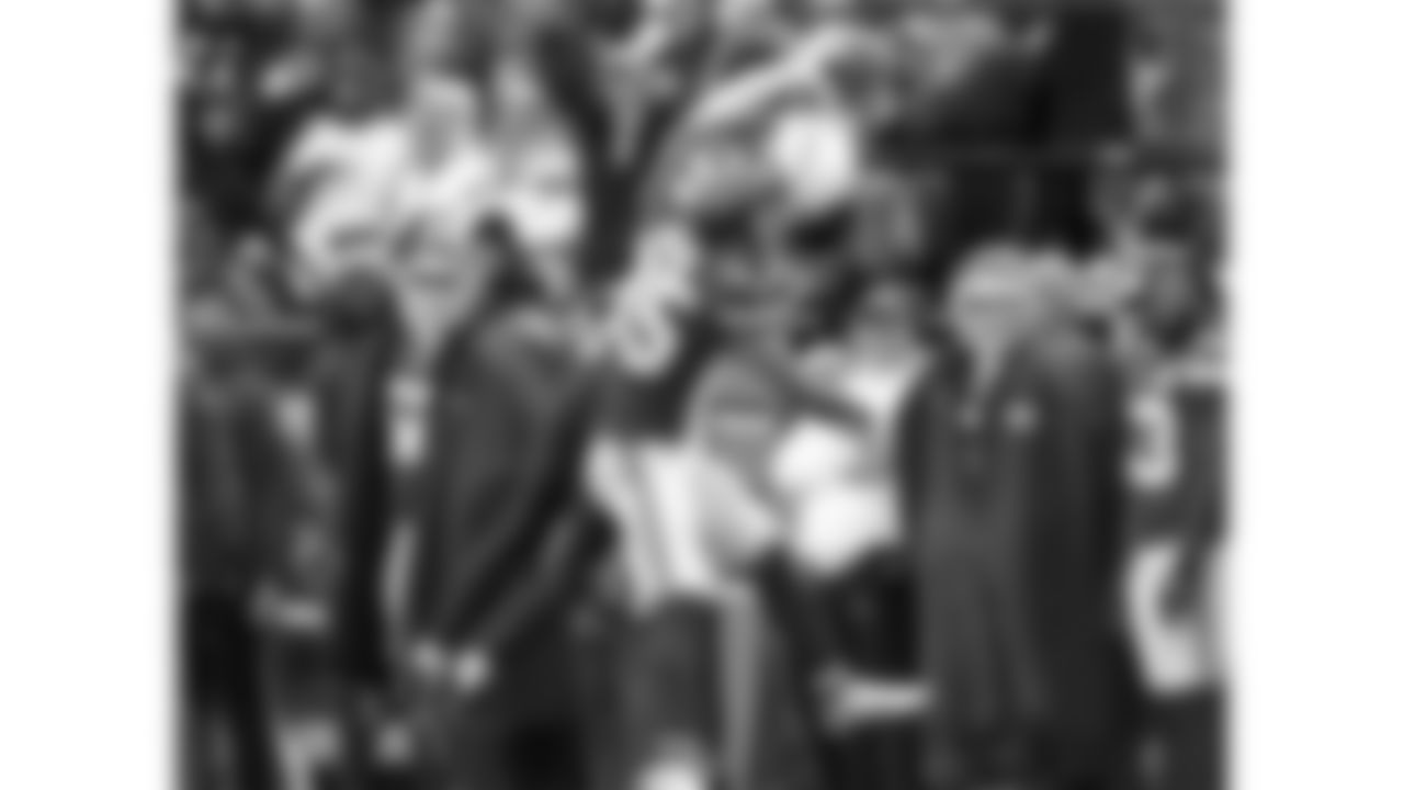 027_191229_LACatKC_MN_601