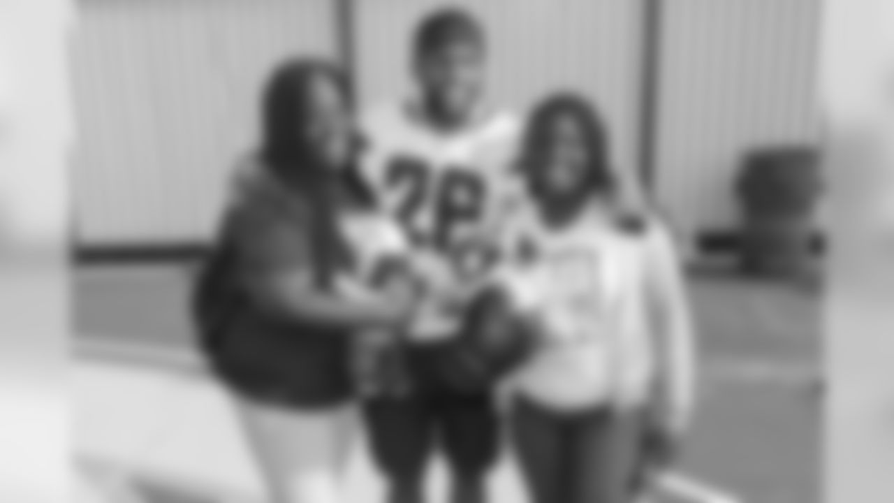 122018_Haywards_Hands054