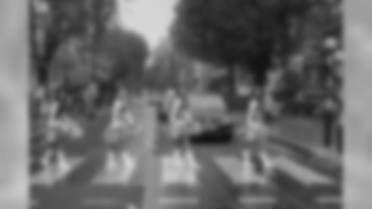 Los Angeles Chargers Cheerleaders tour of London- Abbey Road
photo: Dave Shopland/ NFLuk