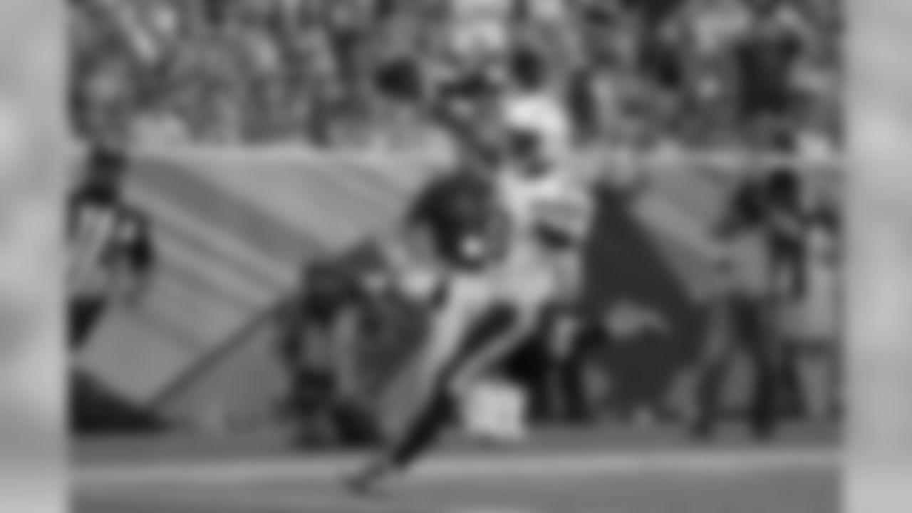 103016_sdvsden_409_0.jpg