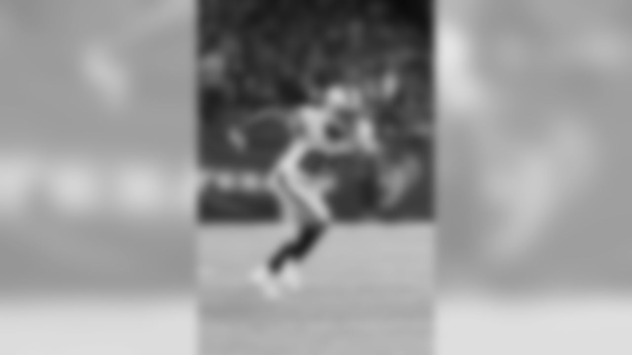 Oakland Raiders wide receiver Amari Cooper (89) during an AFC Wild Card NFL football game against the Houston Texans on Saturday, Jan. 7, 2017 in Houston. The Texans won, 27-14. (Ric Tapia via AP)