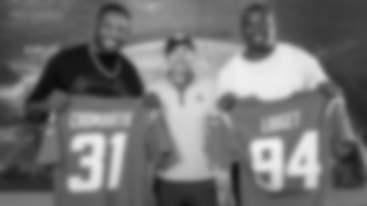 2221022_Cromartie_Liuget_Contract_MN_016