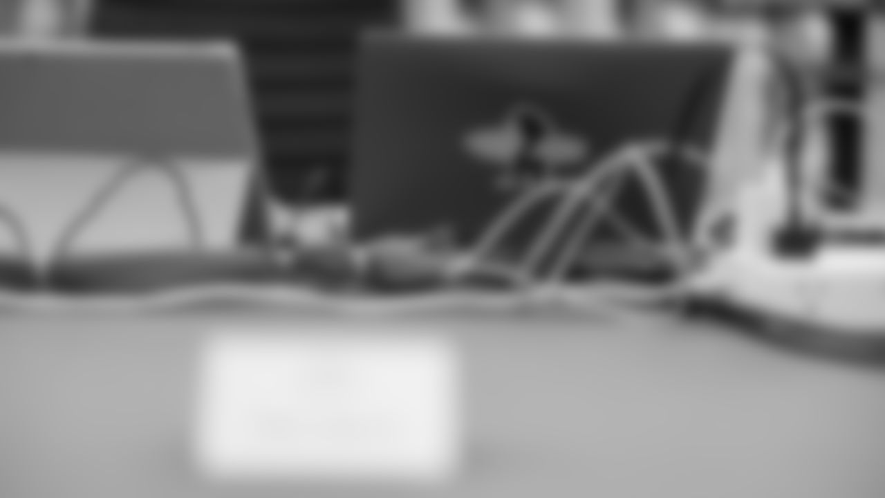 220428_DraftRoomGallery_008