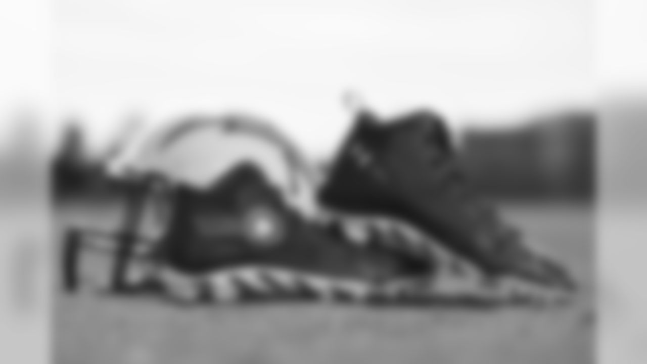 112117_cleats_080.jpg
