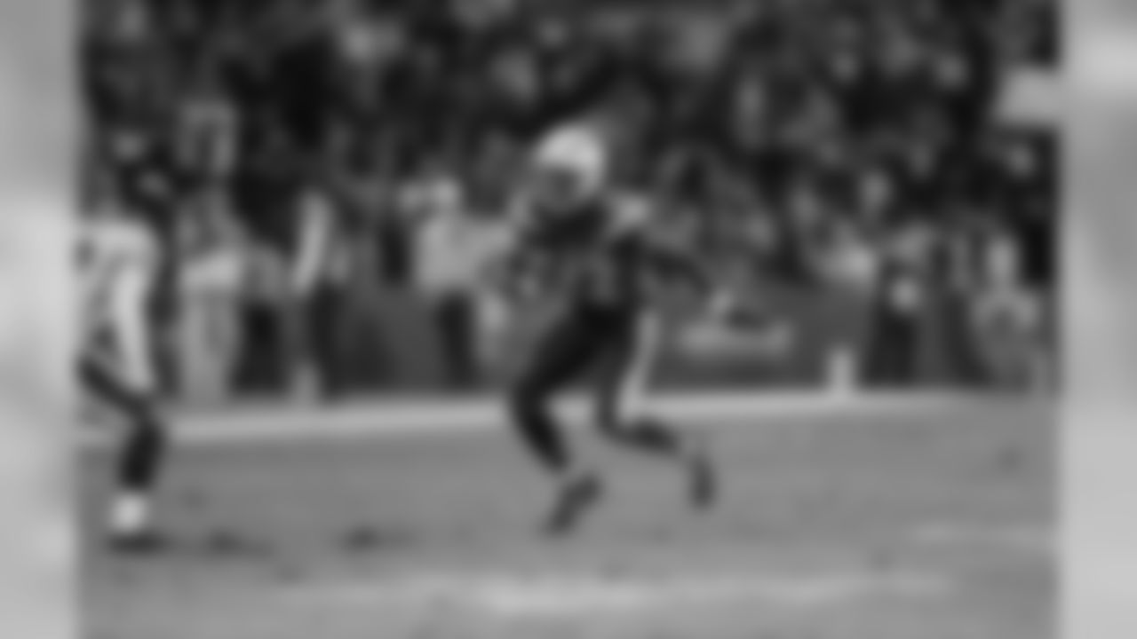 Justin Jackson runs downfield during the Week 16 matchup against the Baltimore Ravens at ROKiT Field at StubHub Center.
