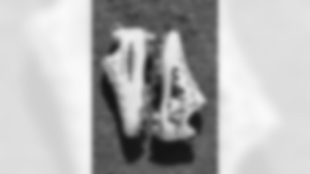 112117_cleats_058.jpg