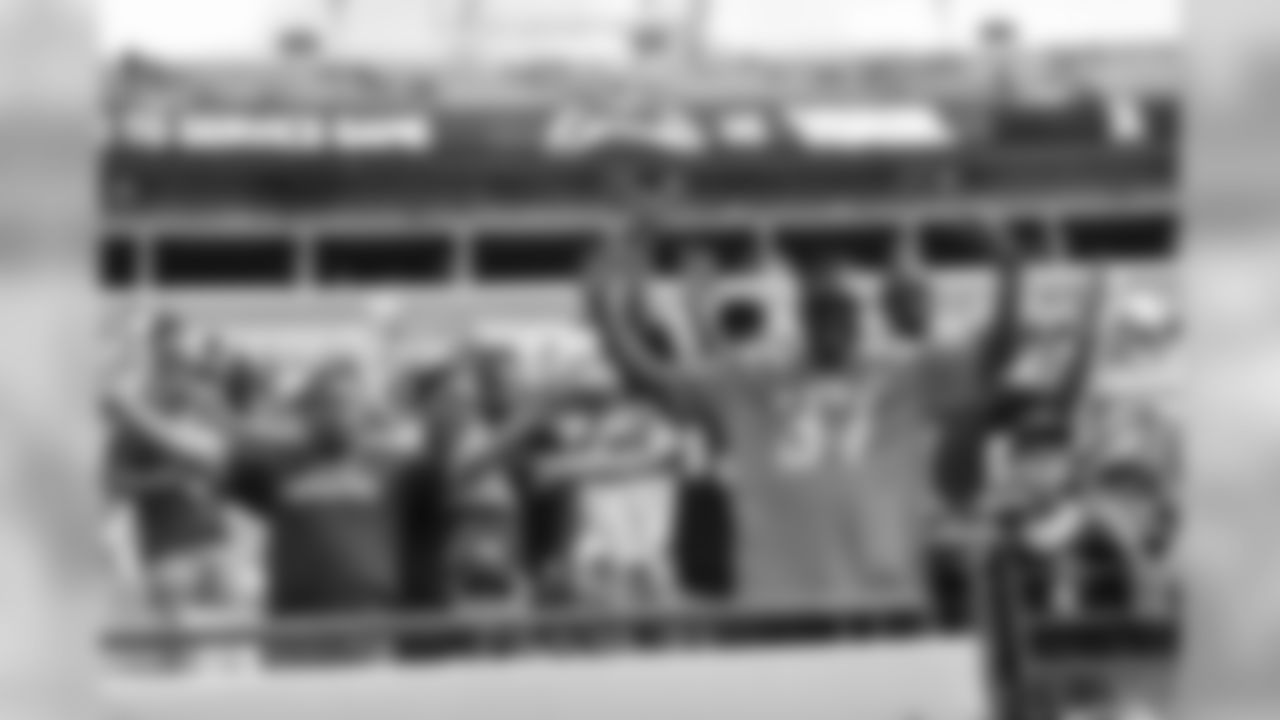 111217_lacvsjax_101.jpg