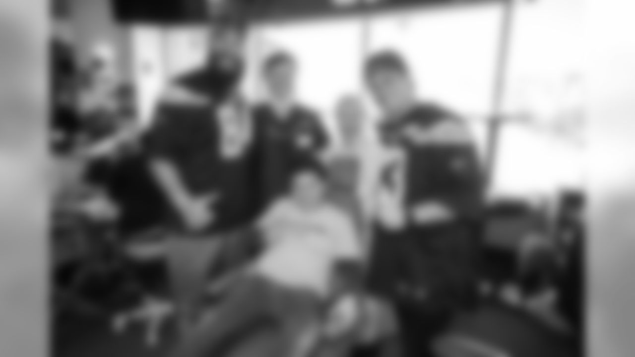 100416_team_smile_064.jpg
