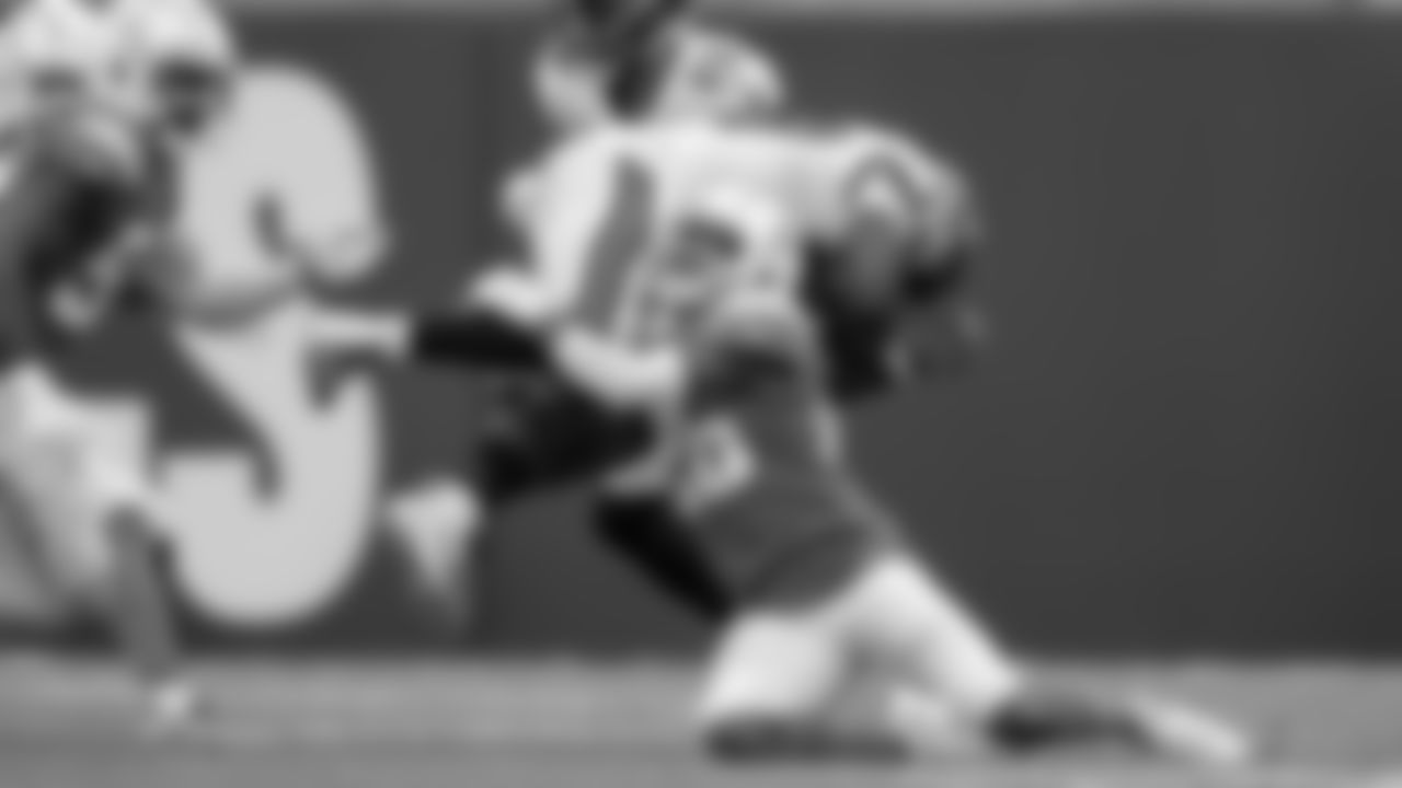 TopShots20_Tackles_020