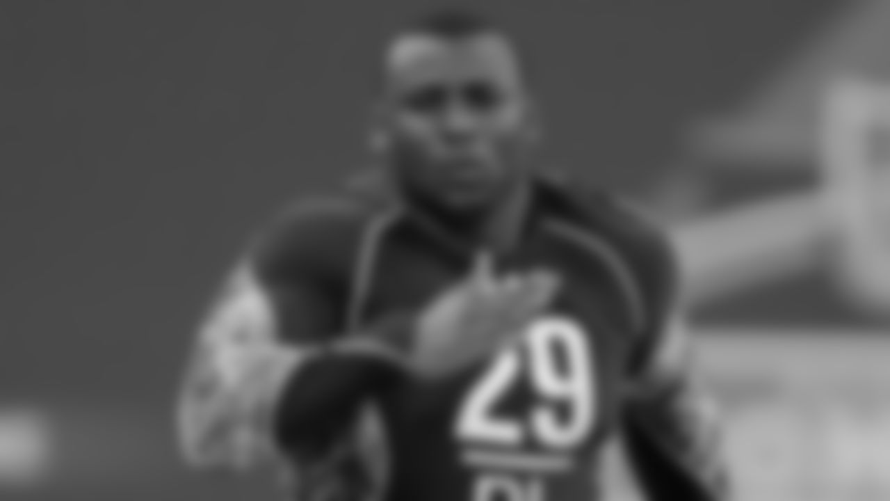 Corey Liuget runs the 40-yard dash at the NFL Scouting Combine.