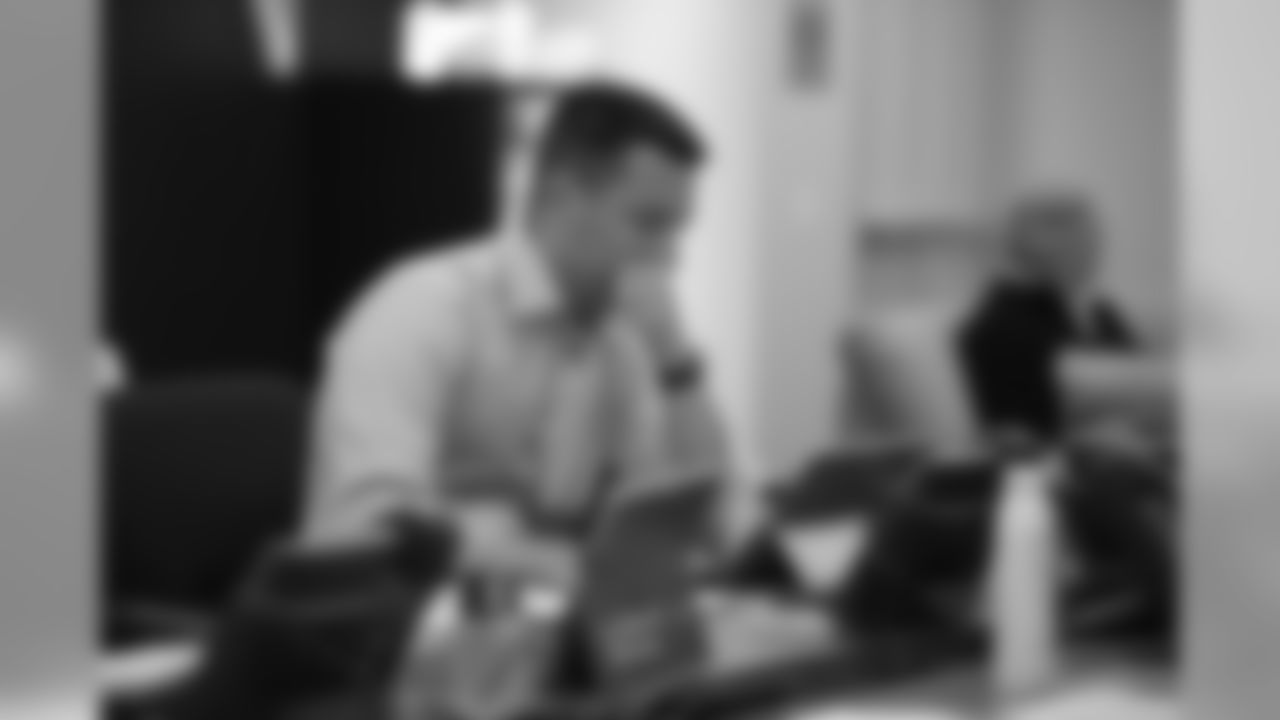042618_draft_room_010.jpg