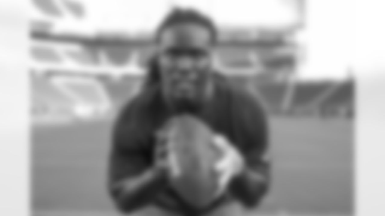 Melvin Ingram during warmups before the Bolts take on the San Francisco 49ers in the last preseason game at Levi's Stadium.