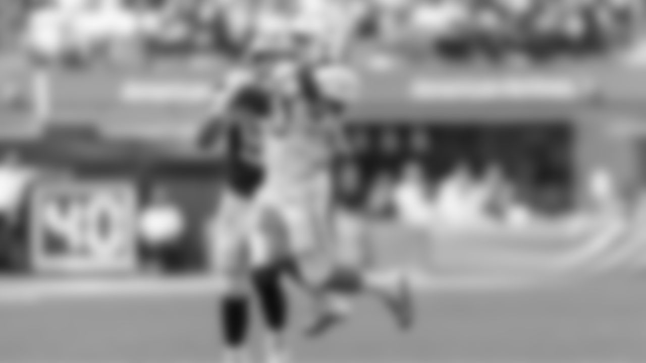 21TopShots_Ekeler_018