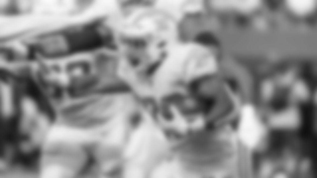 21TopShots_Ekeler_019