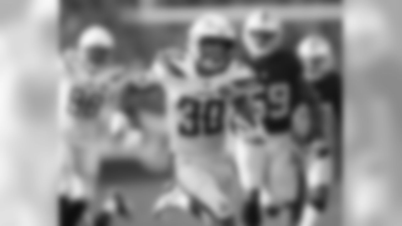 Los Angeles Chargers vs Oakland Raiders at Oakland Alameda Coliseum on Sunday, November 11, 2018 in Oakland, CA. Final score: LAC 20 - OAK 6