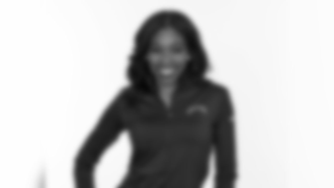 052418_cg_bluetop_132_jayda_0.jpg