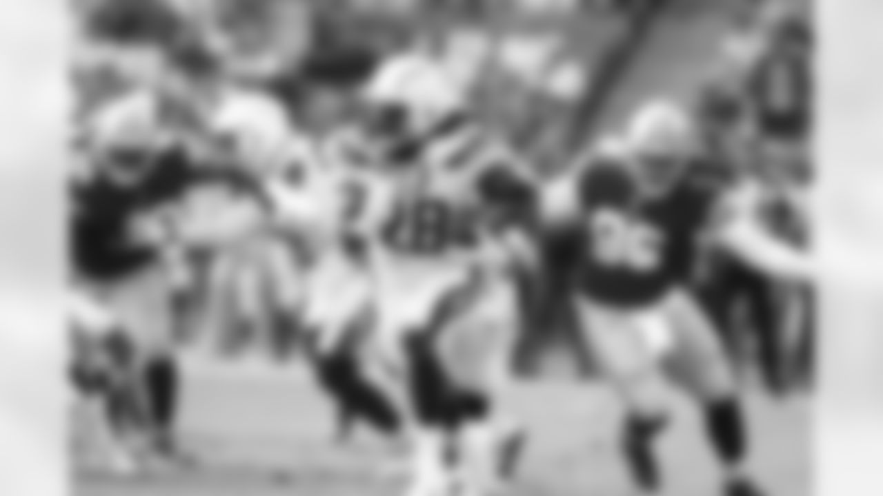 Melvin Gordon races towards the end zone against the San Fransisco 49ers at StubHub Center on Sunday, September 30, 2018.