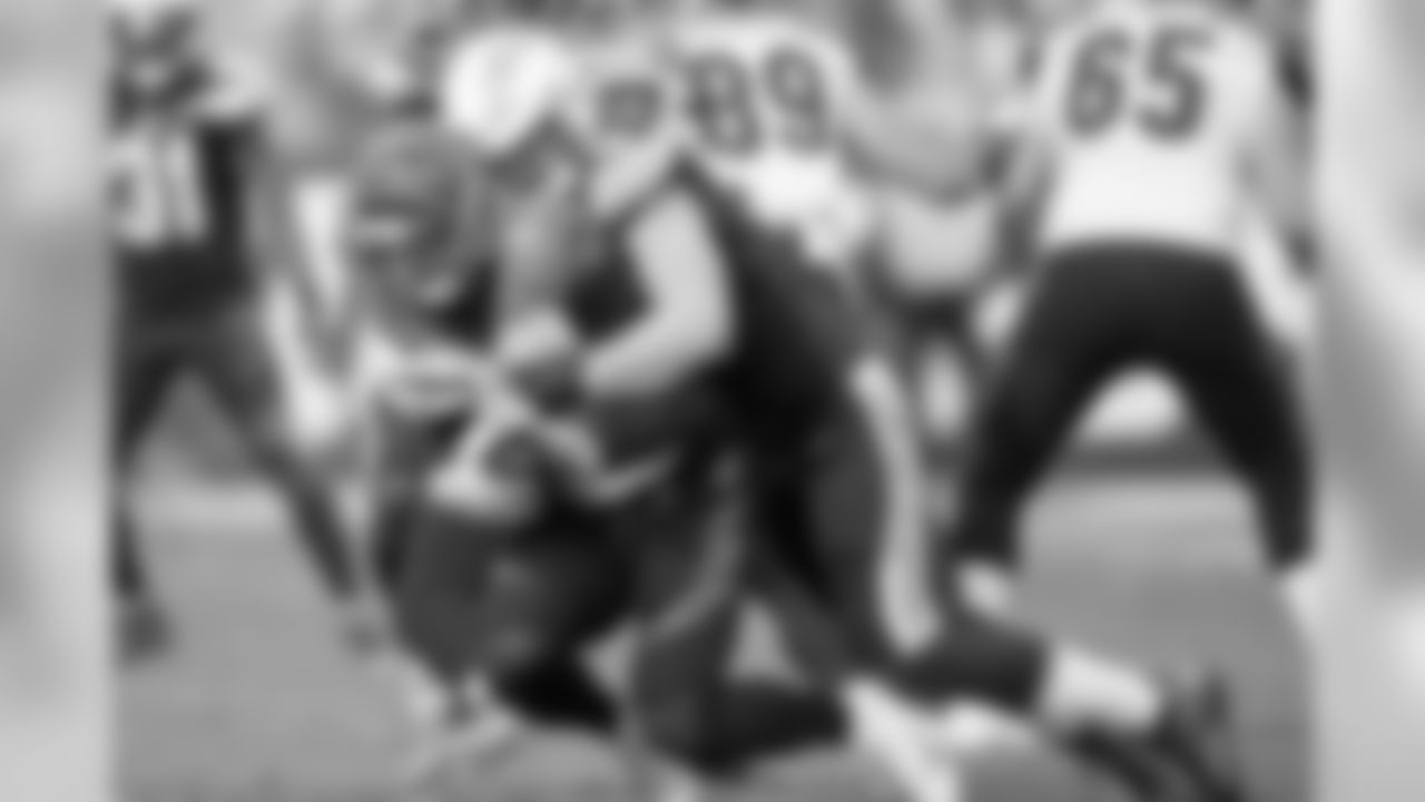 Joey Bosa sacks QB Jeff Driskel of the Cincinnati Bengals at StubHub Center on Sunday, Dec. 9, 2018