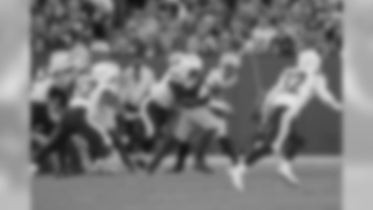 ap_962919764338.jpg