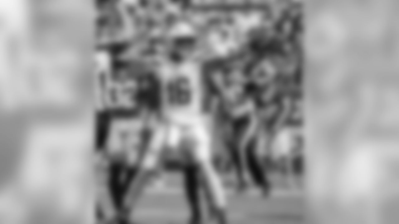 Tyrell Williams celebrates a catch during the Bolts matchup against the 49ers.