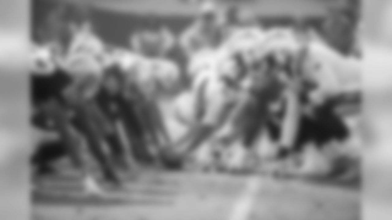 Los Angeles Chargers vs Oakland Raiders at Oakland Alameda Coliseum on Sunday, November 11, 2018 in Oakland, CA. Final score: LAC 20 - OAK 6