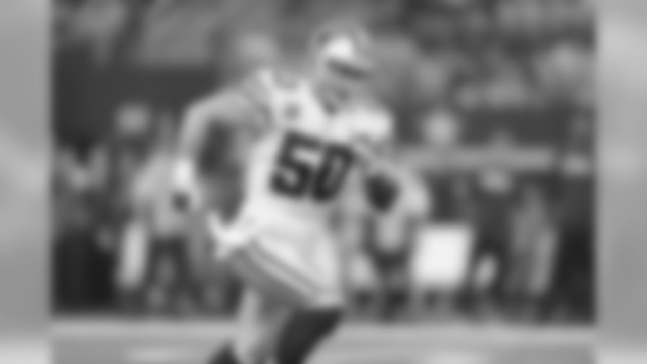 Dallas Cowboys linebacker Sean Lee (50) pursues the play
during the 2016 NFL week 16 regular season game against the Detroit Lions, Monday, Dec. 26, 2016, in Arlington, Texas. The Cowboys defeated the Lions, 42-21. (James D. Smith via AP)