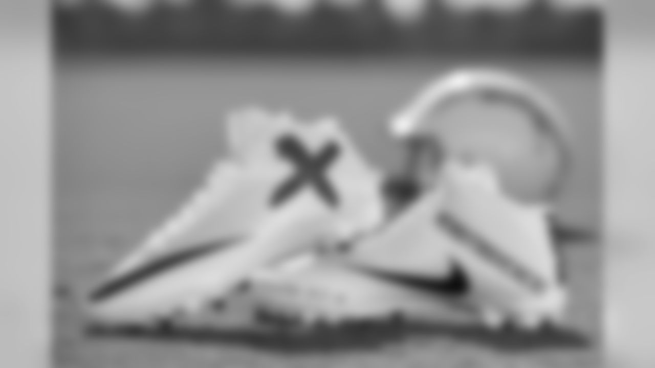 112117_cleats_020.jpg
