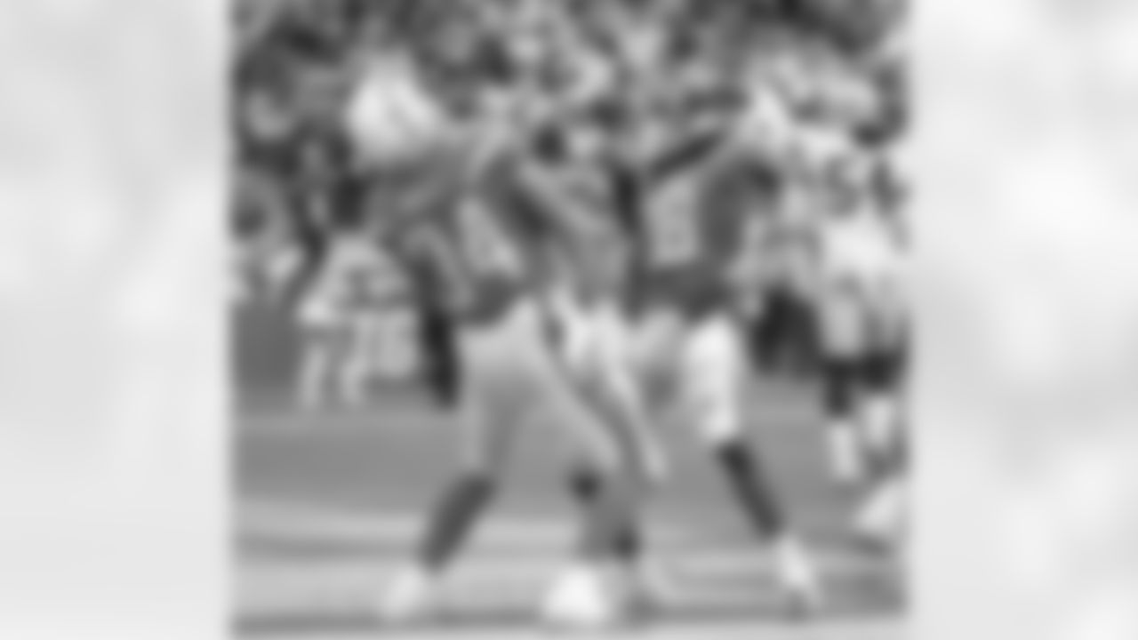 Oakland Raiders at Los Angeles Chargers on Sunday, October 07, 2018 in Carson, CA. Final score: OAK 10 - LAC 26